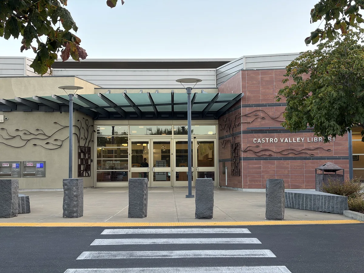 Castro Valley Library’s modern entrance and clearly labeled town-name facade Destination photo. — destination photo, not the race course
